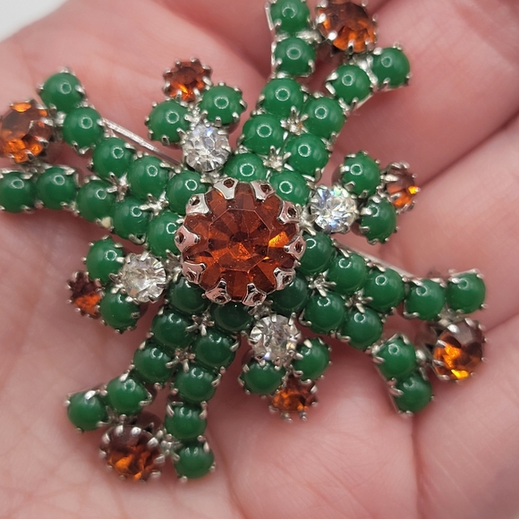 VTG Faux Jade Maltese Cross Brooch | Silver Tone | Unsigned - Picture 3 of 6